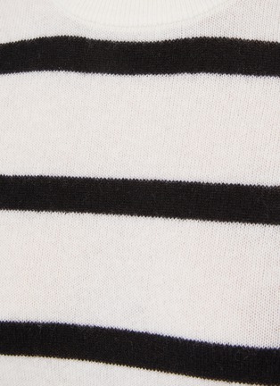  - ALICE & OLIVIA - ‘Luna’ Striped Cashmere Blend Knit Crewneck Sweater