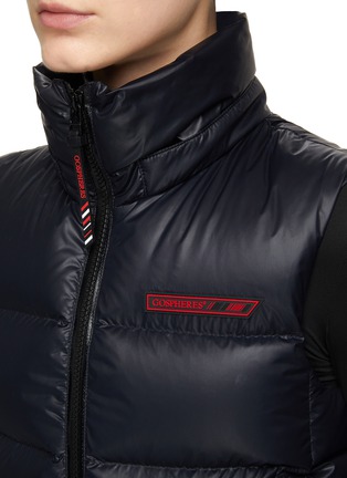 Detail View - Click To Enlarge - GOSPHERES - LOGO PATCH CROPPED PUFFER VEST