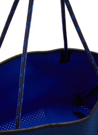 Detail View - Click To Enlarge - STATE OF ESCAPE - ‘Escape’ Detachable Zip Pouch Neoprene Tote Bag