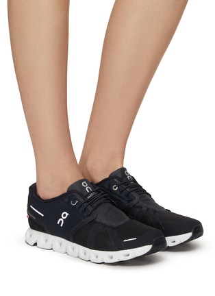 Figure View - Click To Enlarge - ON - ‘CLOUD 5’ LOW TOP LACE UP SNEAKERS