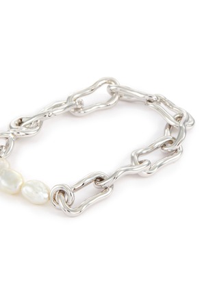 Detail View - Click To Enlarge - MISSOMA - ‘MOLTEN’ KNOT LINK PEARL BRACELET