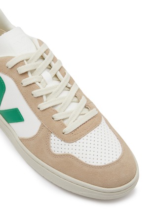Detail View - Click To Enlarge - VEJA - ‘V-10’ Low Top Vegan Leather Sneakers
