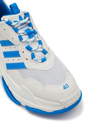 Detail View - Click To Enlarge - BALENCIAGA - X ADIDAS ‘TRIPLE S’ LOW TOP LACE UP SNEAKERS