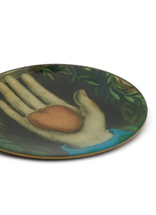 Detail View - Click To Enlarge - JOHN DERIAN COMPANY INC. - Decoupage Heart In Hand Round Plate