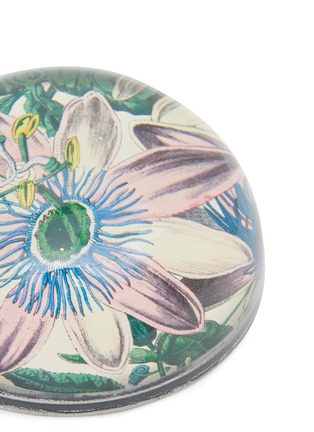 Detail View - Click To Enlarge - JOHN DERIAN COMPANY INC. - Dome Paperweight — Passion Flower 1858