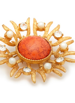 Detail View - Click To Enlarge - LANE CRAWFORD VINTAGE ACCESSORIES - GOLD TONED METAL FAUX PEARL RED STONE CRYSTAL BROOCH