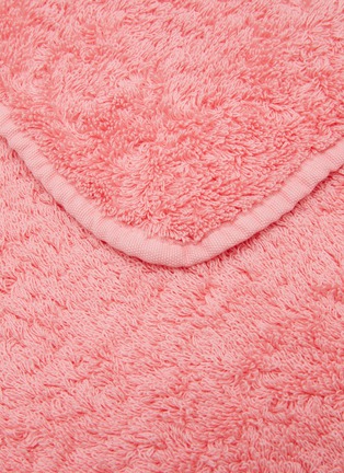 Detail View - Click To Enlarge - ABYSS - Superpile Bath Sheet - Flamingo