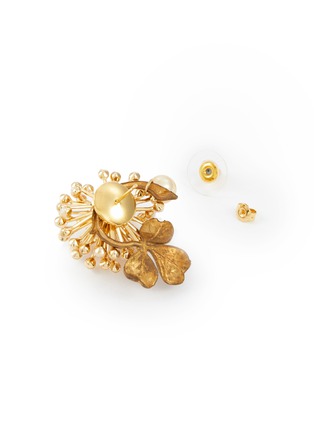 Detail View - Click To Enlarge - MONSHIRO - ‘White Clover’ Gold Plated Metal Pearl Glass Bead Mismatch Earrings