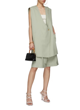 Figure View - Click To Enlarge - AERON - Swan Bermuda Shorts