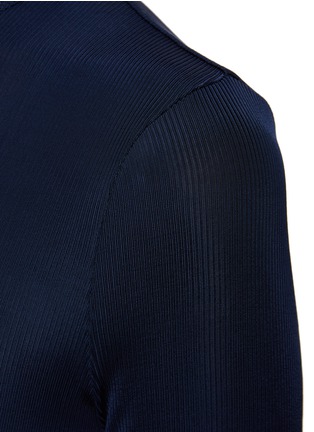  - ST. JOHN - Stretch Ribbed Knit Crewneck Top
