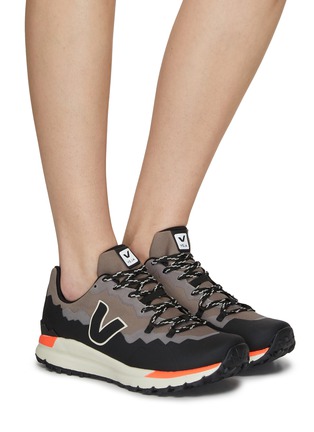 Figure View - Click To Enlarge - VEJA - ‘Fitz Roy’ Low Top Lace Up Sneakers
