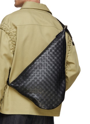 Figure View - Click To Enlarge - BOTTEGA VENETA - ‘Virgule’ Leather Crossbody Bag