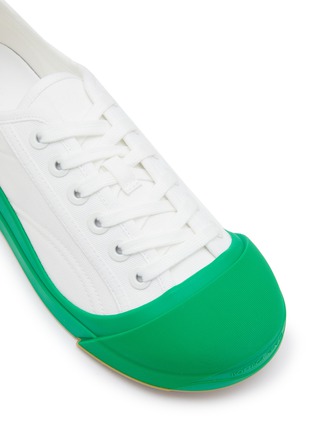 Detail View - Click To Enlarge - BOTTEGA VENETA - ‘Vulcan’ Low Top Lace Up Sneakers