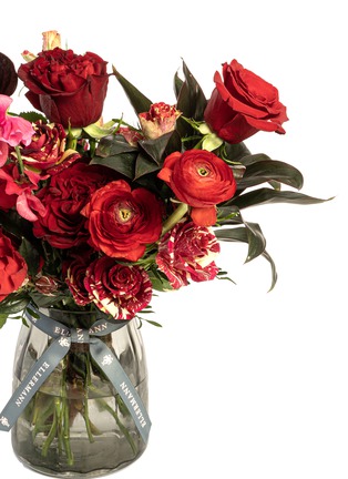 Detail View - Click To Enlarge - ELLERMANN FLOWER BOUTIQUE - Rouge Rendezvous in a Vase