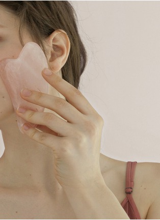 Detail View - Click To Enlarge - GLOSOME - Love Cycle Rose Quartz Facial Gua Sha