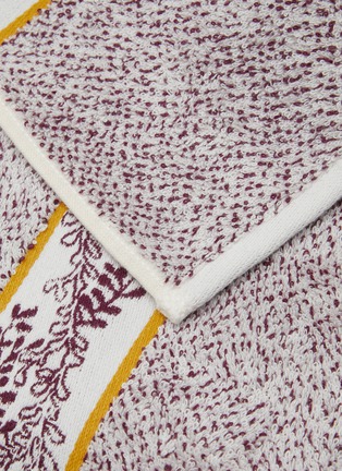 Detail View - Click To Enlarge - YVES DELORME - Fugues Bath Sheet