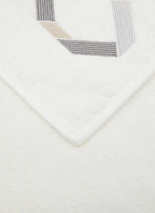 Detail View - Click To Enlarge - FRETTE - Continuity Embroidered Guest Towel — Grigio/Beige