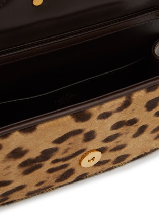 Detail View - Click To Enlarge - VALENTINO GARAVANI - Small Locó Leopard Print Shoulder Bag