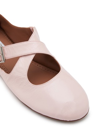 Detail View - Click To Enlarge - ALAÏA - Crinkle Effect Patent Leather Ballerina Flats