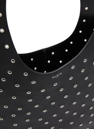 Detail View - Click To Enlarge - ALAÏA - Medium One Piece Leather Shoulder Bag