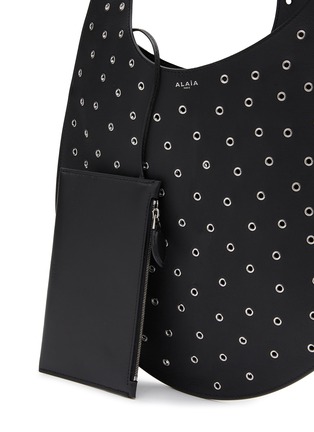  - ALAÏA - Medium One Piece Leather Shoulder Bag