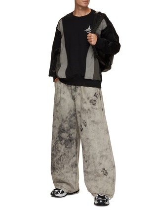 Figure View - Click To Enlarge - FENG CHEN WANG - Oversized Logo Embroidery Panelled Sweater