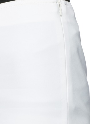 Detail View - Click To Enlarge - ST. JOHN - French seam crepe capri pants