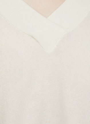  - ARCH4 - V-neck Sweater
