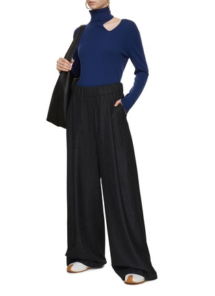 Figure View - Click To Enlarge - ARCH4 - Turtleneck Cut Out Sweater