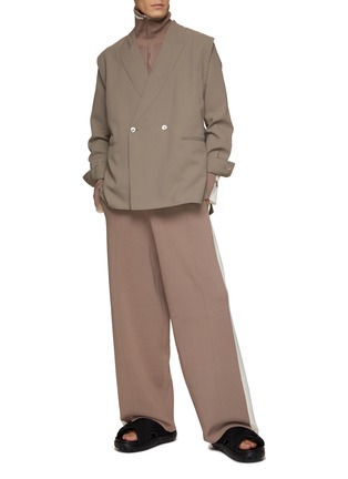 Figure View - Click To Enlarge - RE: BY MAISON SANS TITRE - Shoulder Design Flat Lapel Double Breasted Shirt