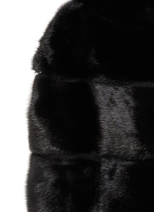  - FABIO GAVAZZI - Collared Mink Fur Cape
