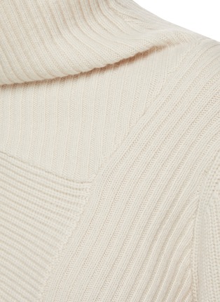  - RUOHAN - Collage Turtleneck Knit Top