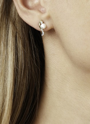 Detail View - Click To Enlarge - YOKO LONDON - Trend Diamond Pearl 18K Gold Stud Earrings