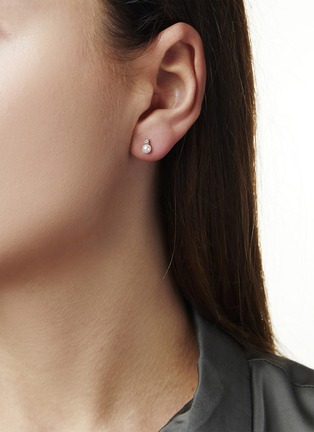 Detail View - Click To Enlarge - YOKO LONDON - Trend Diamond Pearl 18K Gold Stud Earrings