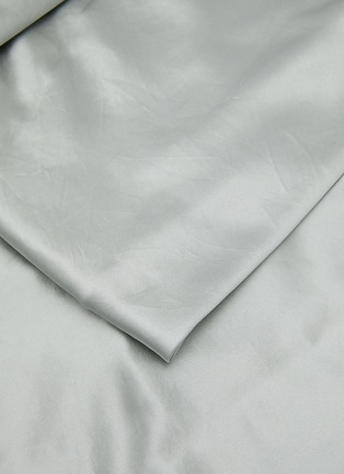 Detail View - Click To Enlarge - RIVOLTA CARMIGNANI  - Lazy Silk King Size Fitted Sheet — Verde Rugiada
