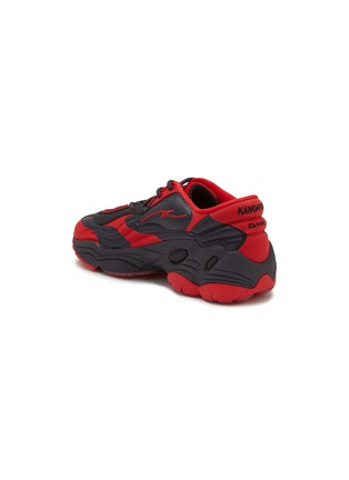BLACK AND RED DMX Run 6 Modern Low Top Sneakers