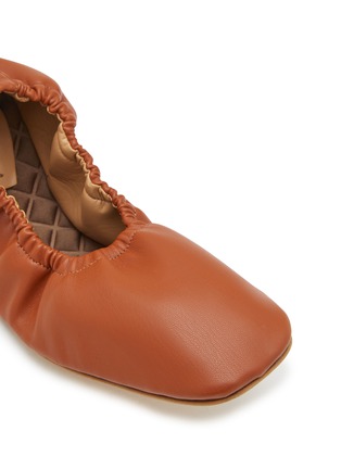 Detail View - Click To Enlarge - AERA - Vegan Leather Scrunch Ballet Flats