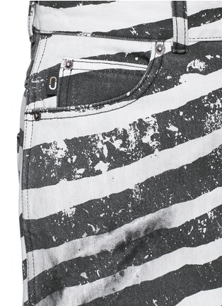 Detail View - Click To Enlarge - MARC JACOBS - Zebra print stonewashed denim skirt