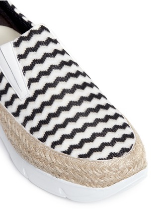 Detail View - Click To Enlarge - MSGM - Mesh zigzag stripe slip-on espadrille sneakers
