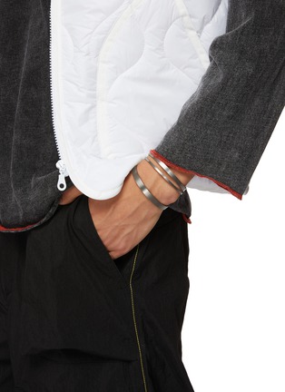 Figure View - Click To Enlarge - LE GRAMME - 21g Brushed Black Sterling Silver Ribbon Bracelet