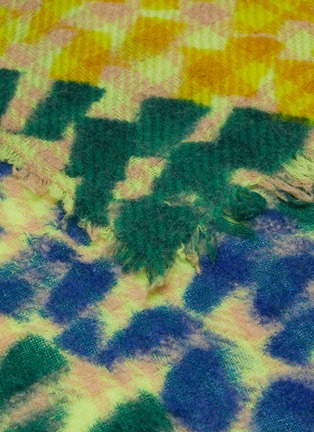 Detail View - Click To Enlarge - FALIERO SARTI - Frayed Edge Wool Blend Scarf
