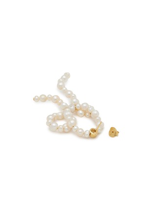 Detail View - Click To Enlarge - COMPLETEDWORKS - Loop‐the‐Loop Freshwater Pearl 14K Gold Plated Sterling Silver Earrings