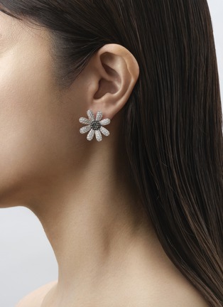 Detail View - Click To Enlarge - MIO HARUTAKA - Margaret 18K White Gold Diamond Single Earring