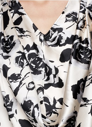 Detail View - Click To Enlarge - ST. JOHN - Draped rose print blouse