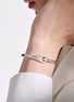 Detail View - Click To Enlarge - JOHN HARDY - Surf Silver 12.5mm Hinged Bangle — M