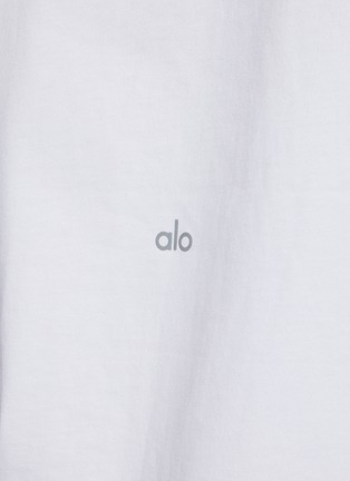  - ALO YOGA - Headliner Shoulder Pad Sleeveless T-Shirt