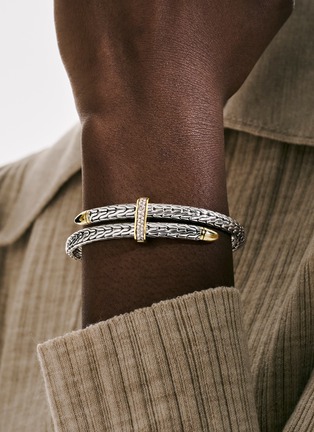 Detail View - Click To Enlarge - JOHN HARDY - Classic Chain Diamond 14K Gold Sterling Silver Bypass Flex Cuff — Size S-M