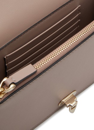 Detail View - Click To Enlarge - VALENTINO GARAVANI - Rockstud Chain Strap Pouch