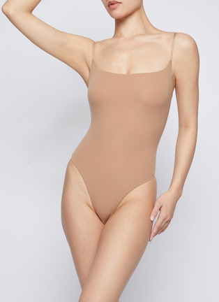 SKIMS, Fits Everybody Cami Thong Bodysuit, LIGHT BROWN