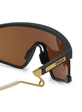 Detail View - Click To Enlarge - OAKLEY - BXTR Metal Rectangle Sunglasses